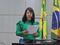 Adriana Ávila utiliza o espaço da Tribuna Popular e aborda ações para a Educação Pública Municipal