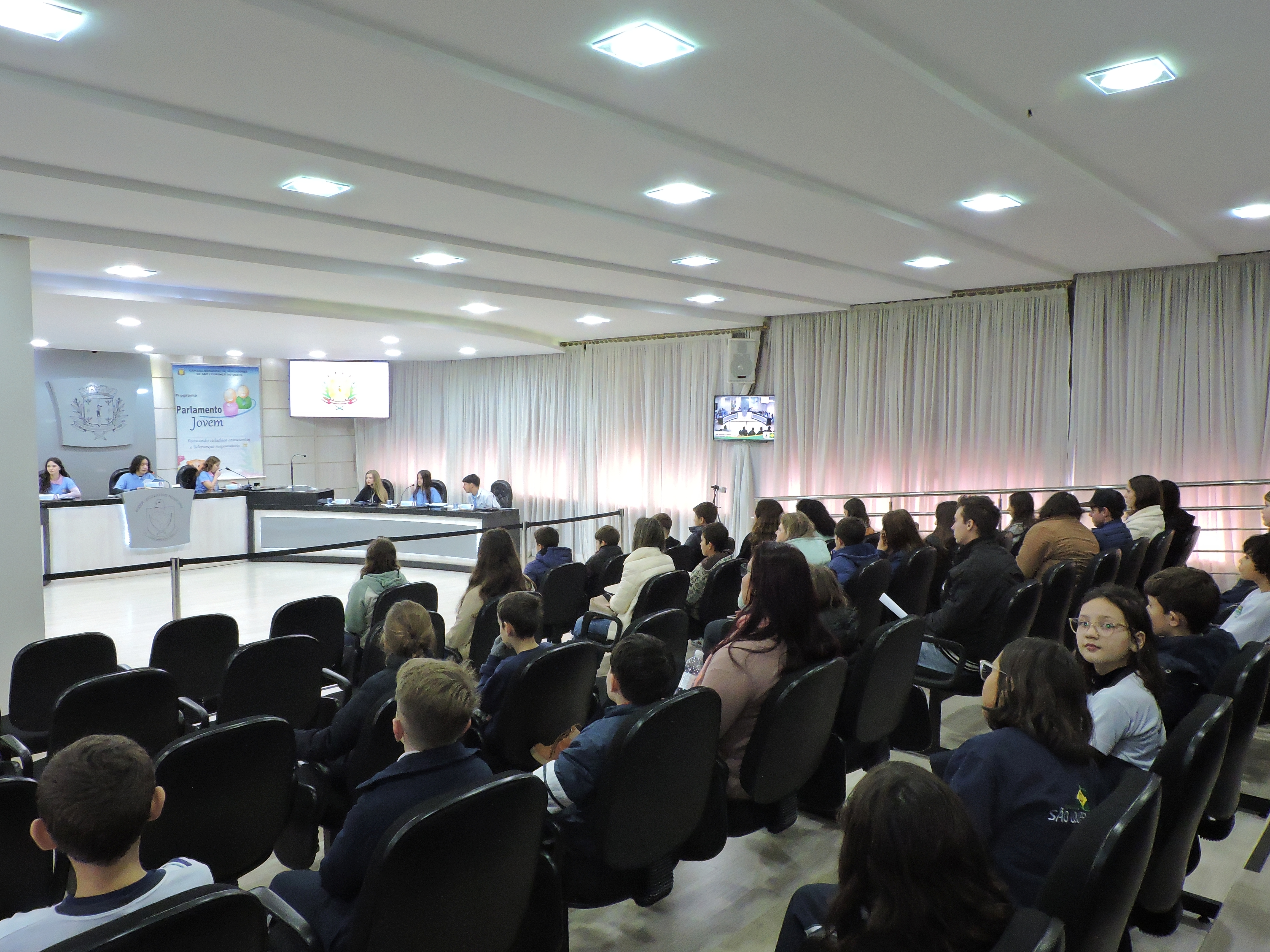 Vereadores mirins de São Lourenço do Oeste se reúnem e apresentam indicações